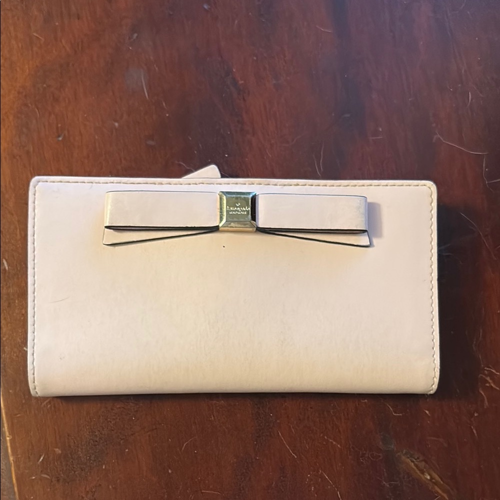 Elegant Cream Bow Wallet
